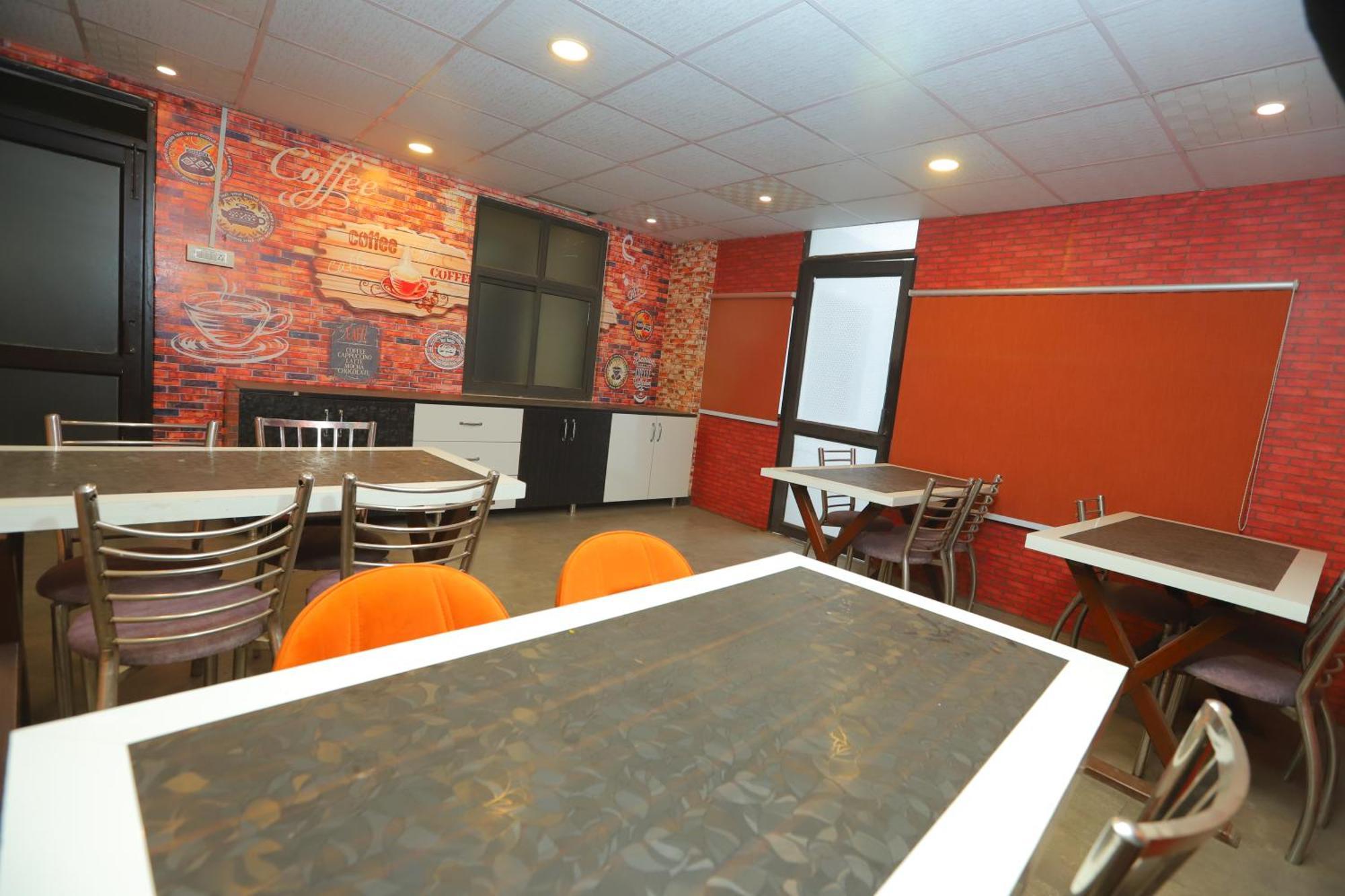 Hotel Almora Inn - Near By Delhi International Airport - With Free Airport Pickup And Drop نيودلهي المظهر الخارجي الصورة