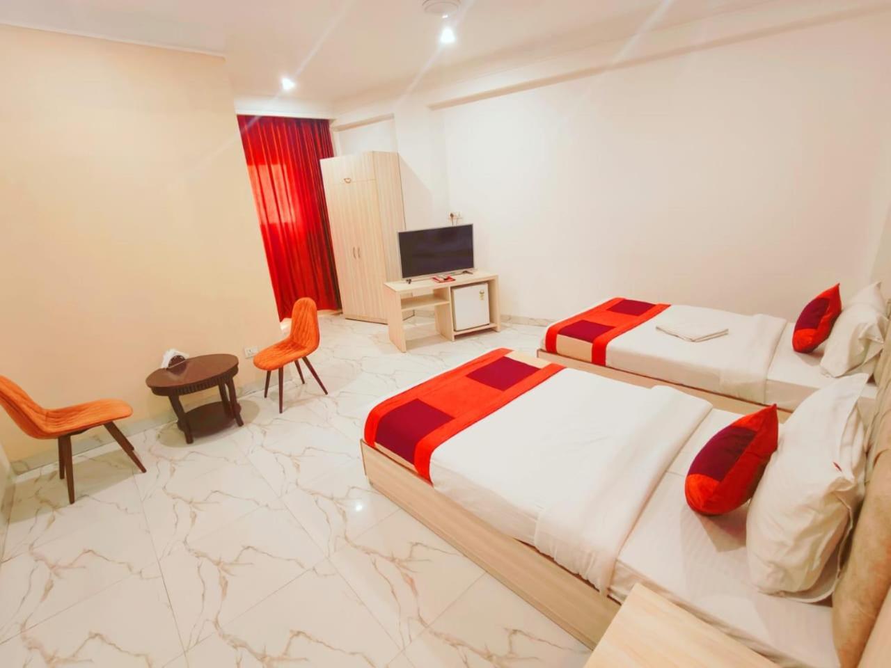 Hotel Almora Inn - Near By Delhi International Airport - With Free Airport Pickup And Drop نيودلهي المظهر الخارجي الصورة