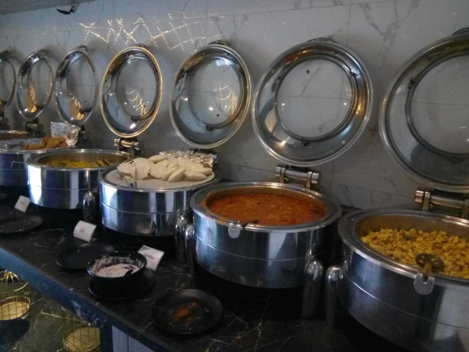 Hotel Almora Inn - Near By Delhi International Airport - With Free Airport Pickup And Drop نيودلهي المظهر الخارجي الصورة