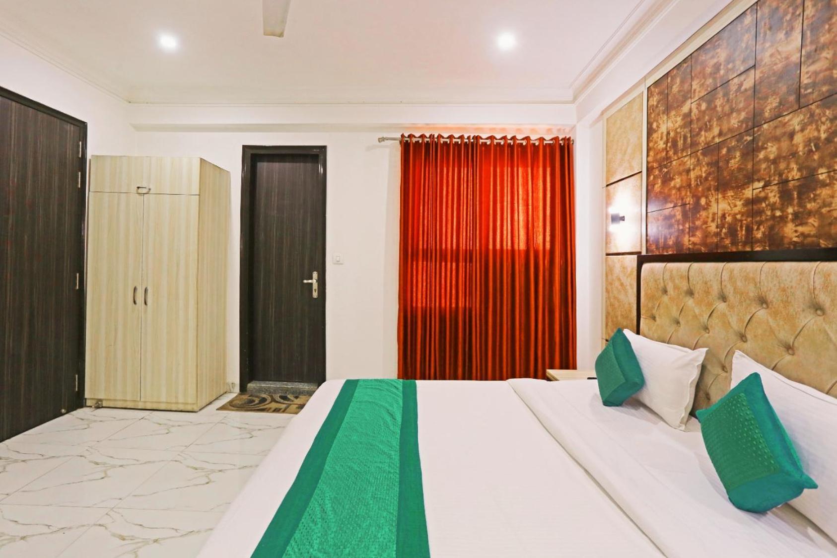 Hotel Almora Inn - Near By Delhi International Airport - With Free Airport Pickup And Drop نيودلهي المظهر الخارجي الصورة