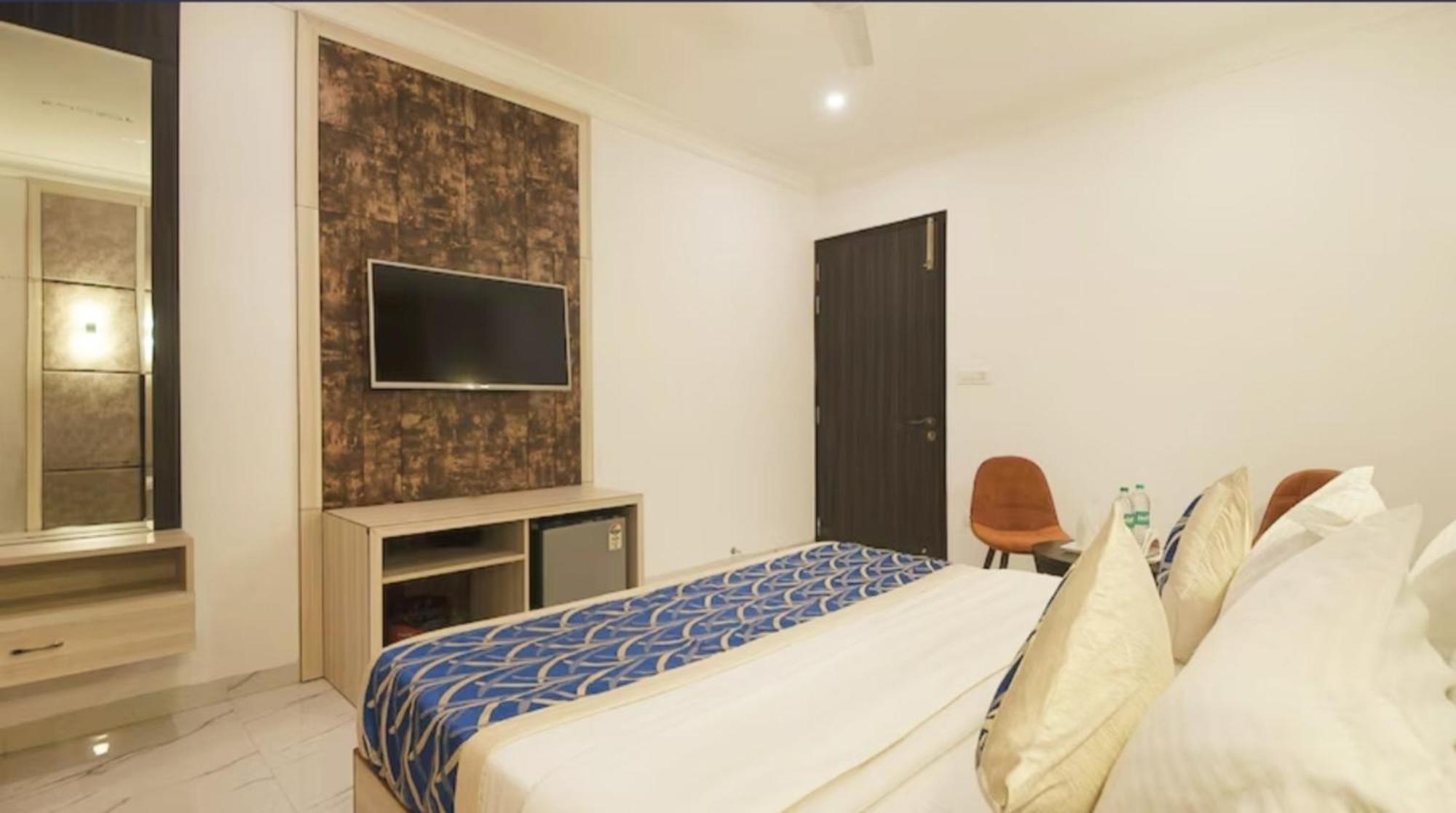 Hotel Almora Inn - Near By Delhi International Airport - With Free Airport Pickup And Drop نيودلهي المظهر الخارجي الصورة