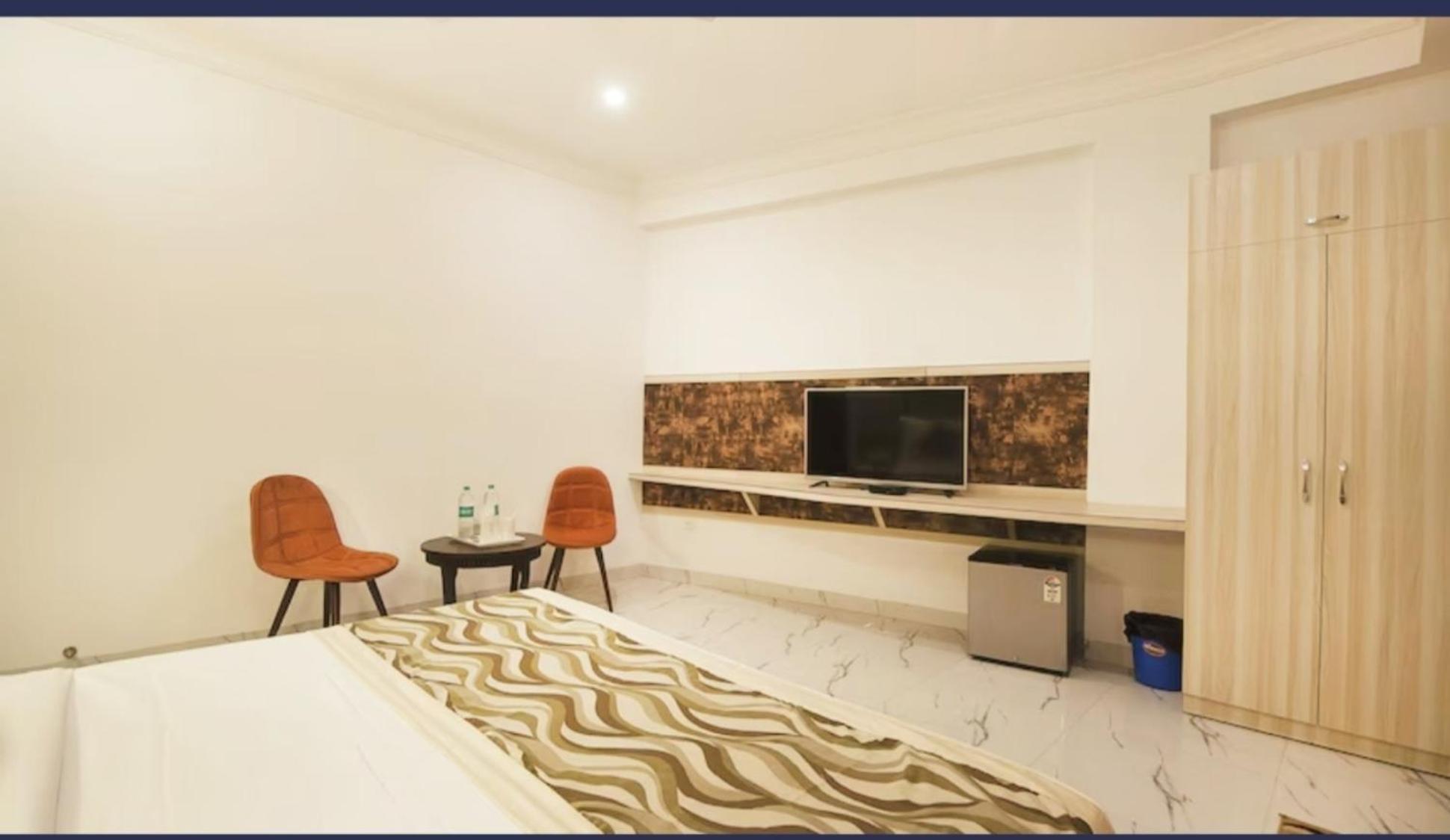 Hotel Almora Inn - Near By Delhi International Airport - With Free Airport Pickup And Drop نيودلهي المظهر الخارجي الصورة