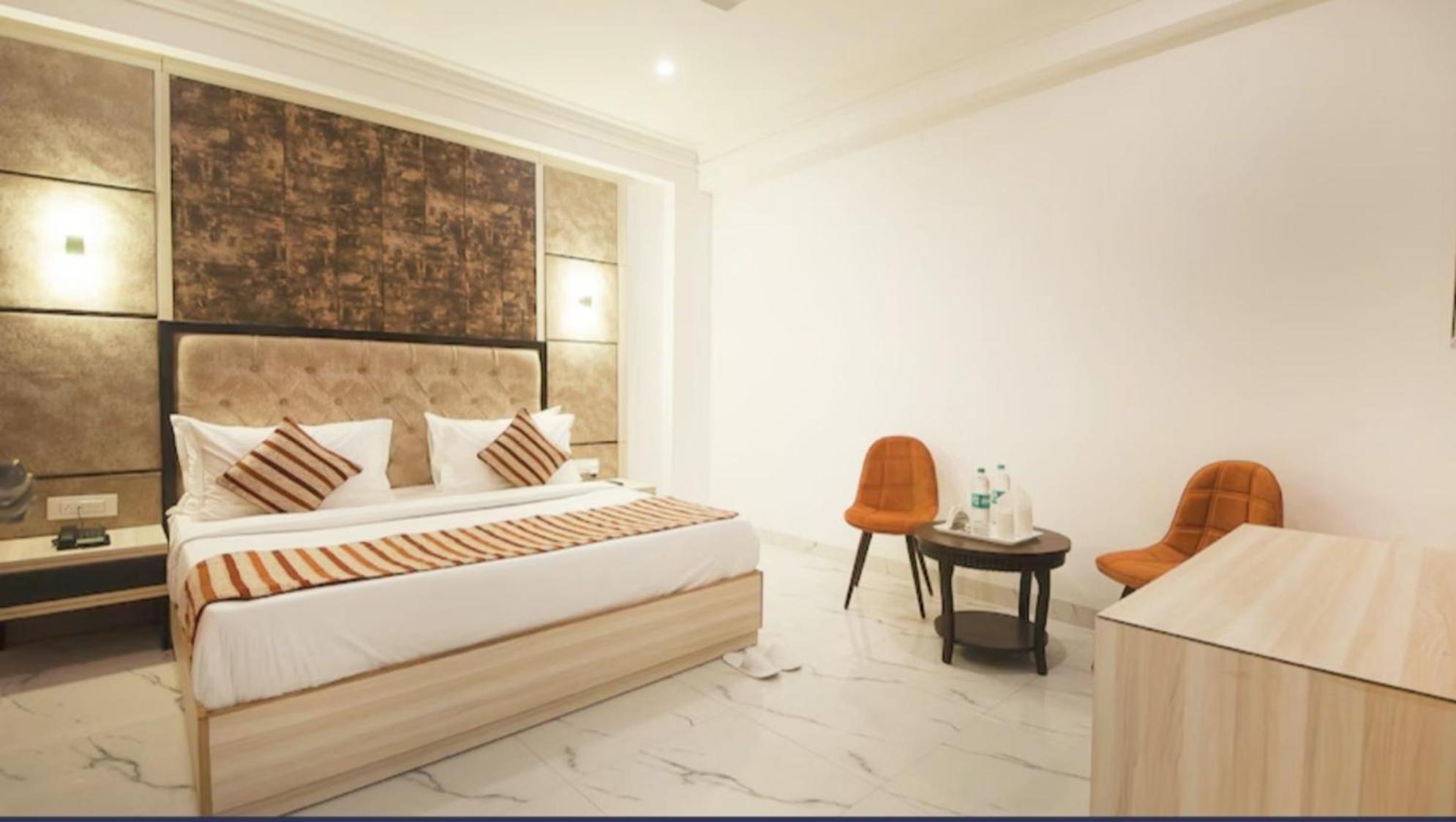Hotel Almora Inn - Near By Delhi International Airport - With Free Airport Pickup And Drop نيودلهي المظهر الخارجي الصورة