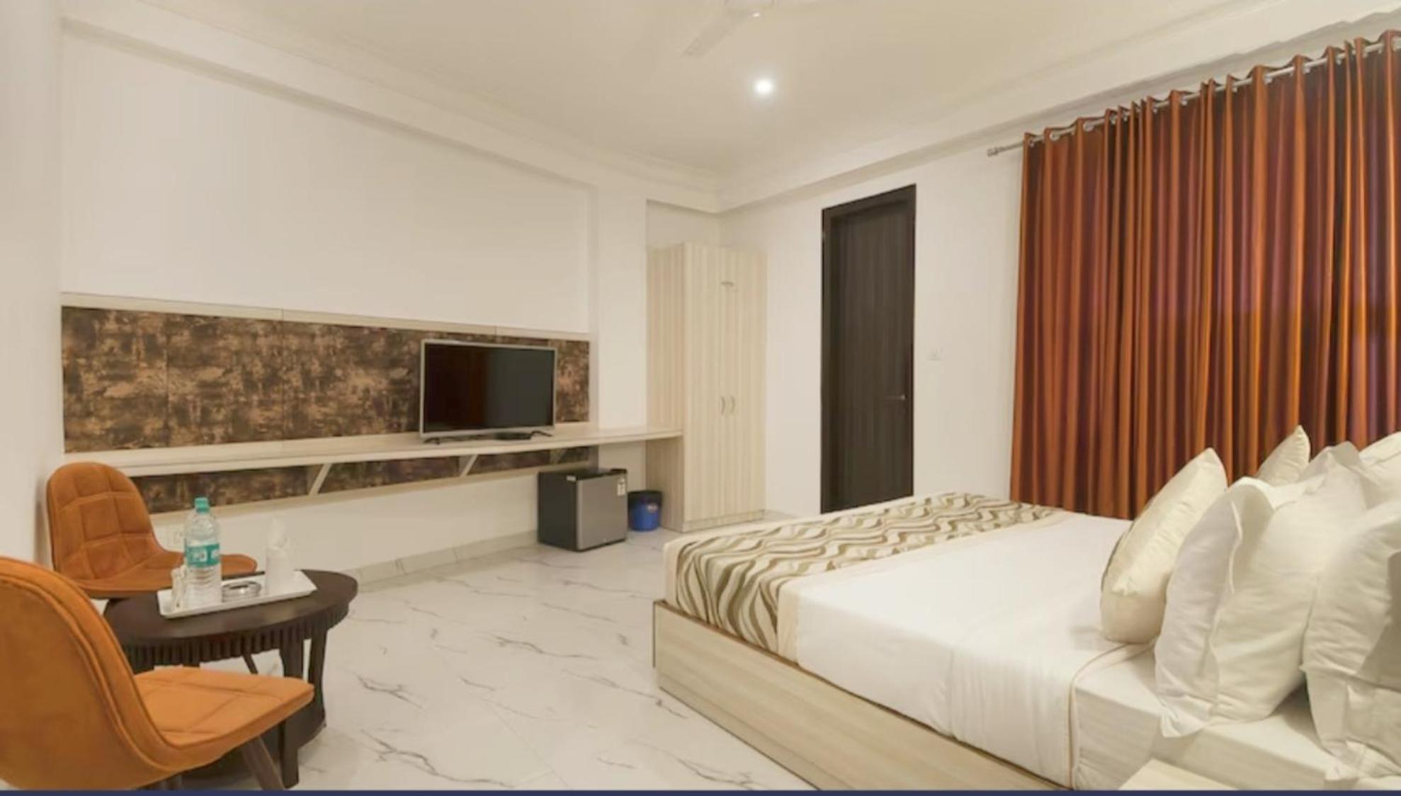 Hotel Almora Inn - Near By Delhi International Airport - With Free Airport Pickup And Drop نيودلهي المظهر الخارجي الصورة