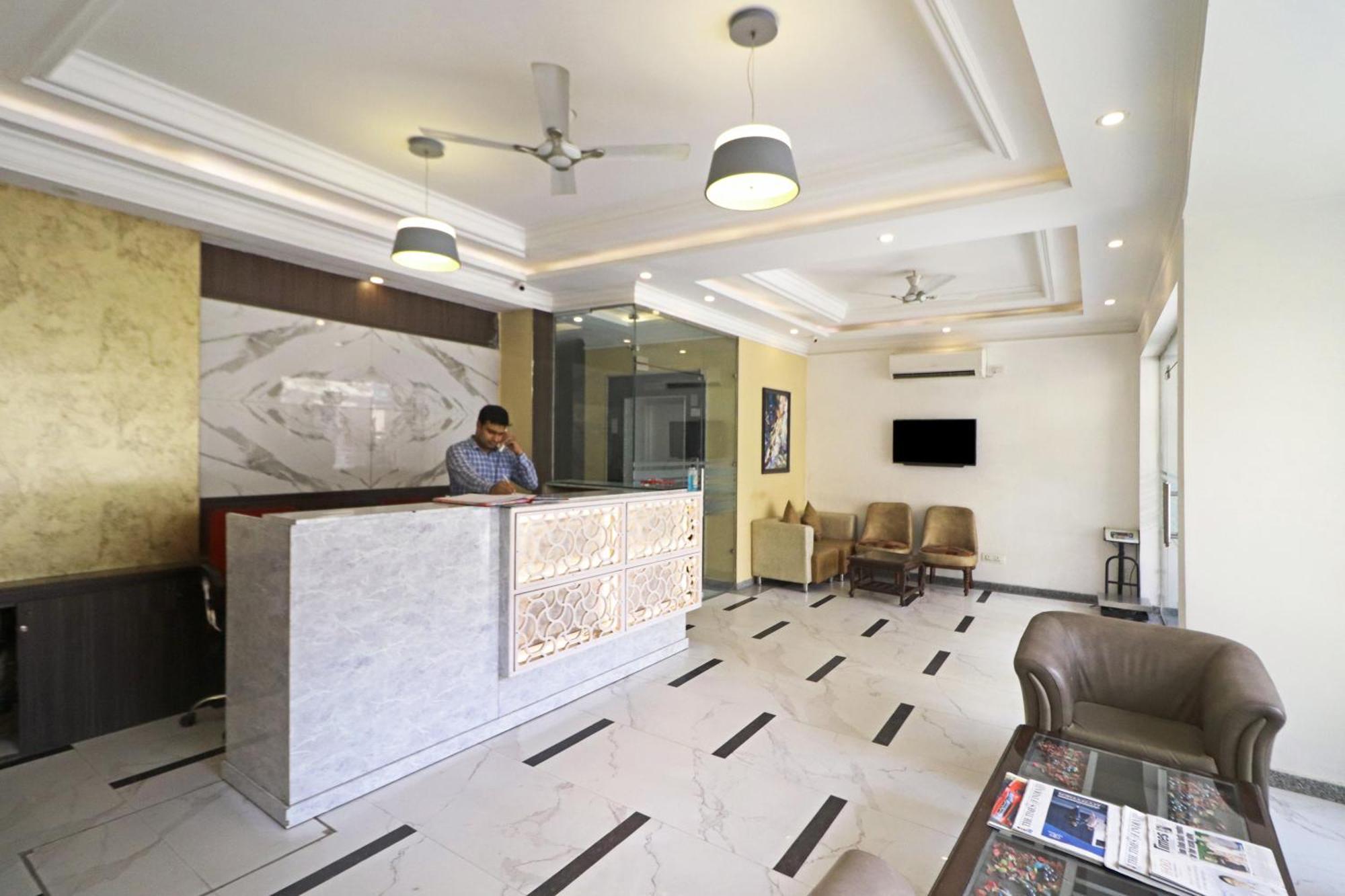 Hotel Almora Inn - Near By Delhi International Airport - With Free Airport Pickup And Drop نيودلهي المظهر الخارجي الصورة