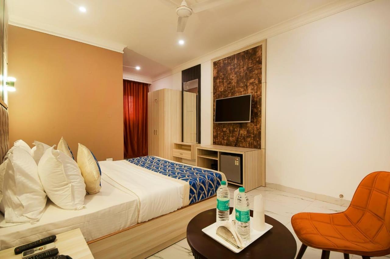 Hotel Almora Inn - Near By Delhi International Airport - With Free Airport Pickup And Drop نيودلهي المظهر الخارجي الصورة