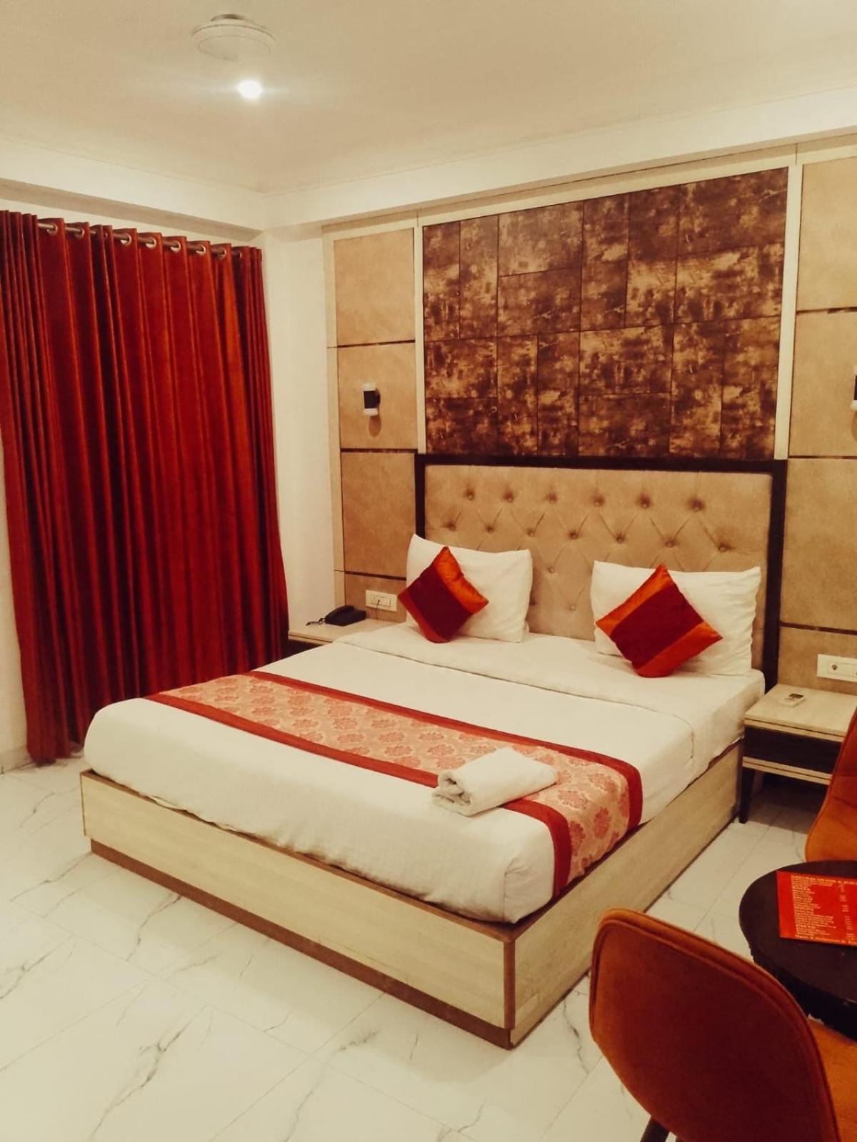 Hotel Almora Inn - Near By Delhi International Airport - With Free Airport Pickup And Drop نيودلهي المظهر الخارجي الصورة