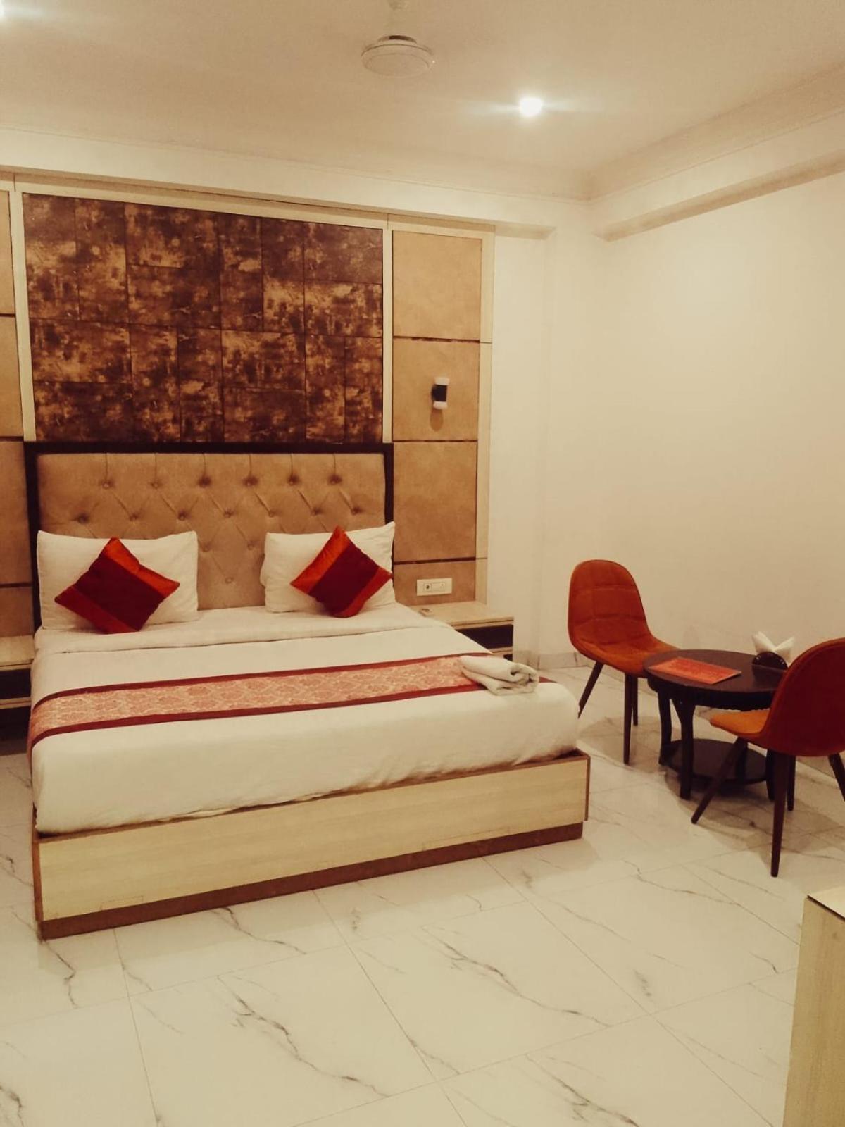 Hotel Almora Inn - Near By Delhi International Airport - With Free Airport Pickup And Drop نيودلهي المظهر الخارجي الصورة